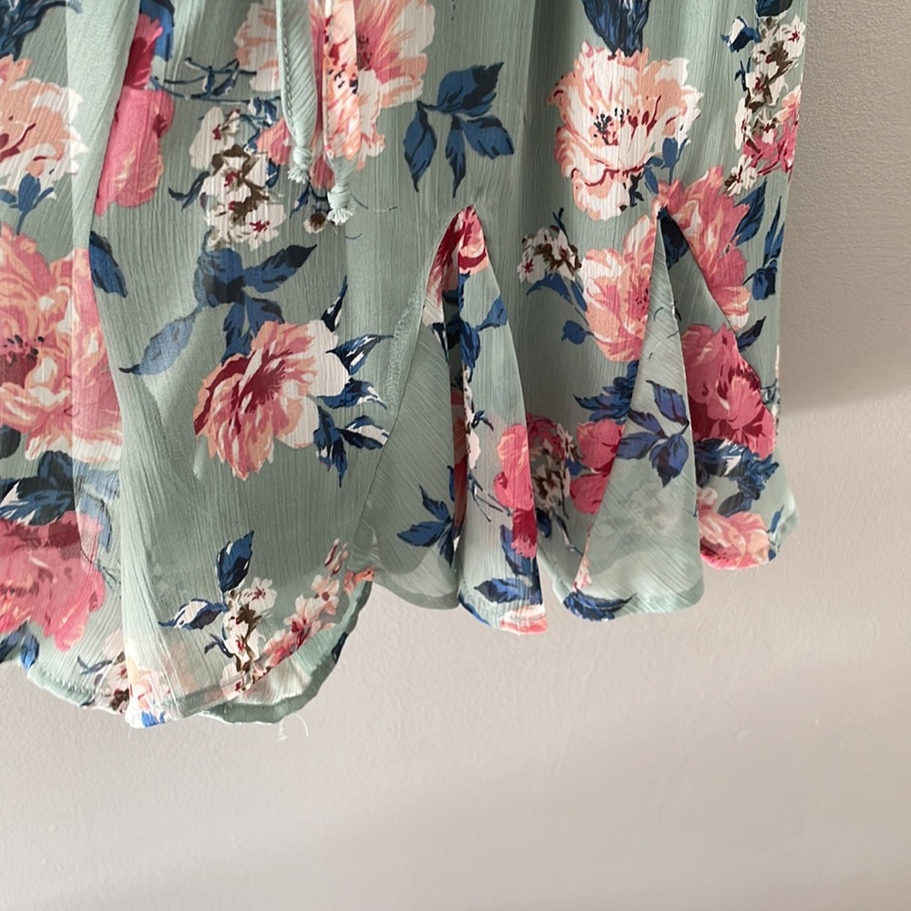 Sage Floral Romper - Picture 5 of 7